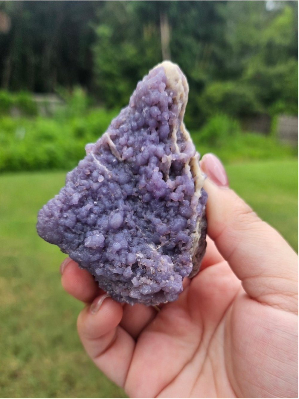 Grape agate specimen 3.2